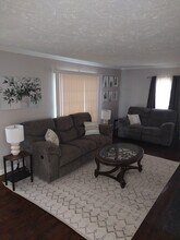 4026 Verona Rd in South Euclid, OH - Building Photo - Building Photo