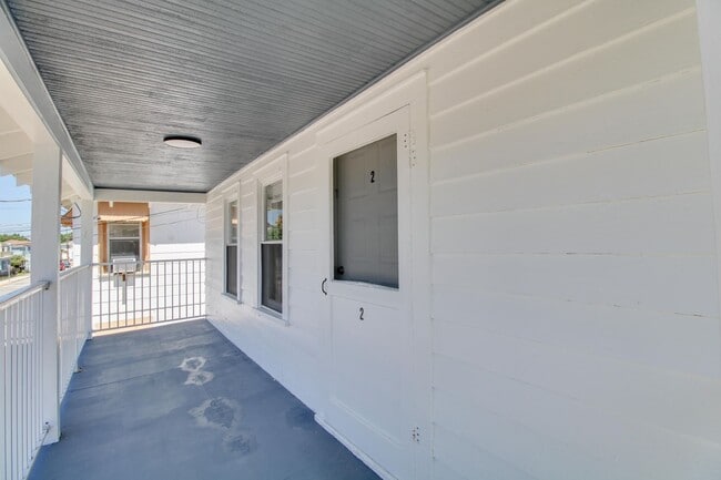 236 N Oleander Ave in Daytona Beach, FL - Building Photo - Building Photo