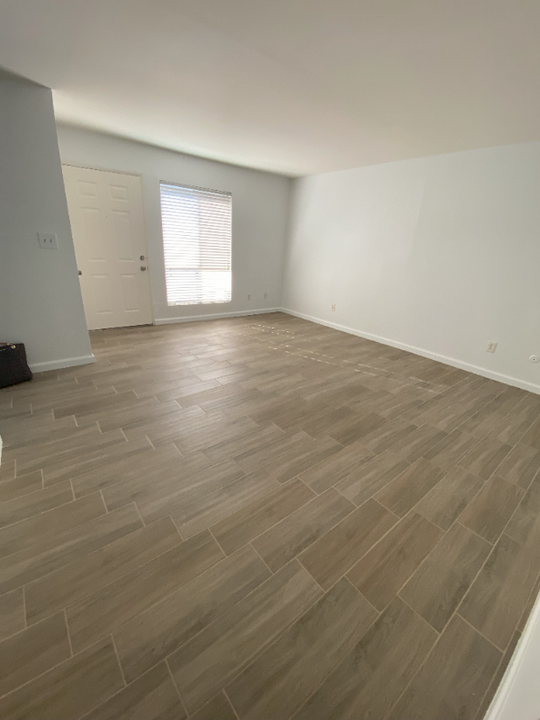4417 Parkwood Ct-Unit -B in Bakersfield, CA - Building Photo