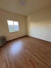 12215 Hawksmoor St, Unit B in Bakersfield, CA - Foto de edificio - Building Photo