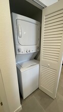 421 NE 25th Ave, Unit A1 in Pompano Beach, FL - Foto de edificio - Building Photo