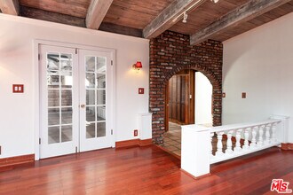 14842 Morrison St in Los Angeles, CA - Building Photo - Building Photo