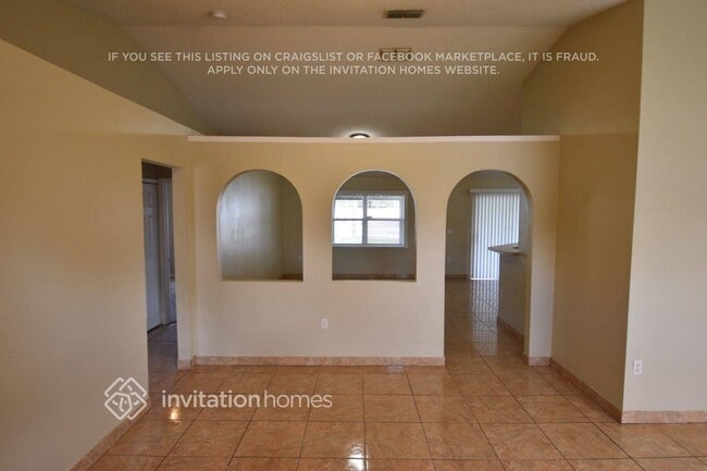 1332 Banbridge Drive in Kissimmee, FL - Foto de edificio - Building Photo