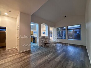 7208 Acorn Glen Loop in Roseville, CA - Building Photo - Building Photo