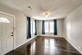 1135 Woodland St in Houston, TX - Building Photo - Building Photo