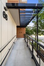 68 Los Angeles St in Newton, MA - Building Photo - Building Photo