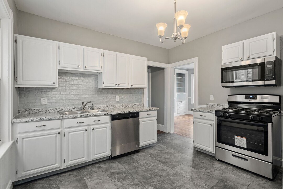 36 Bellevue St in Boston, MA - Building Photo