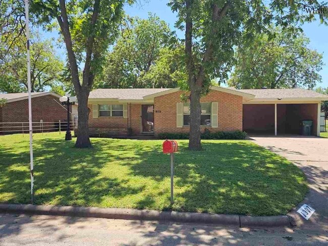 property at 1307 Mary Dr