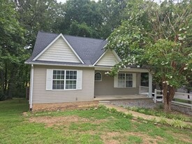 982 Emily Ln in Cookeville, TN - Building Photo