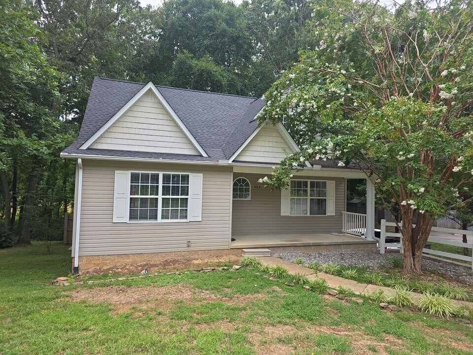 982 Emily Ln in Cookeville, TN - Building Photo