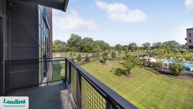 2200 Progress Pkwy, Unit 118 in Schaumburg, IL - Foto de edificio - Building Photo