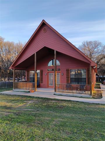 100 E Bluebonnet Dr in Cresson, TX - Building Photo - Building Photo