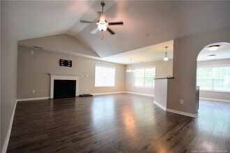 431 New Castle Ln in Spring Lake, NC - Foto de edificio - Building Photo