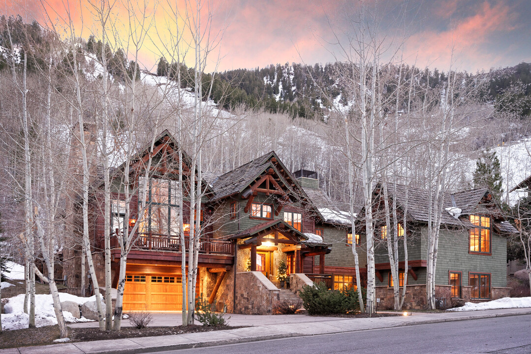 938 S Mill St in Aspen, CO - Building Photo