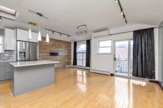 162-162-71 71st St in New York, NY - Building Photo - Building Photo