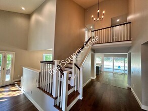 25463 Vía Escovar in Santa Clarita, CA - Building Photo - Building Photo