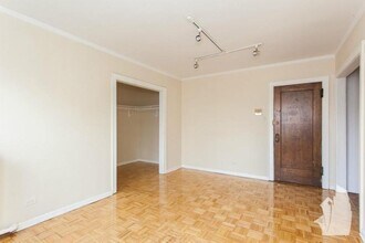 739 W Belmont Ave in Chicago, IL - Building Photo - Building Photo
