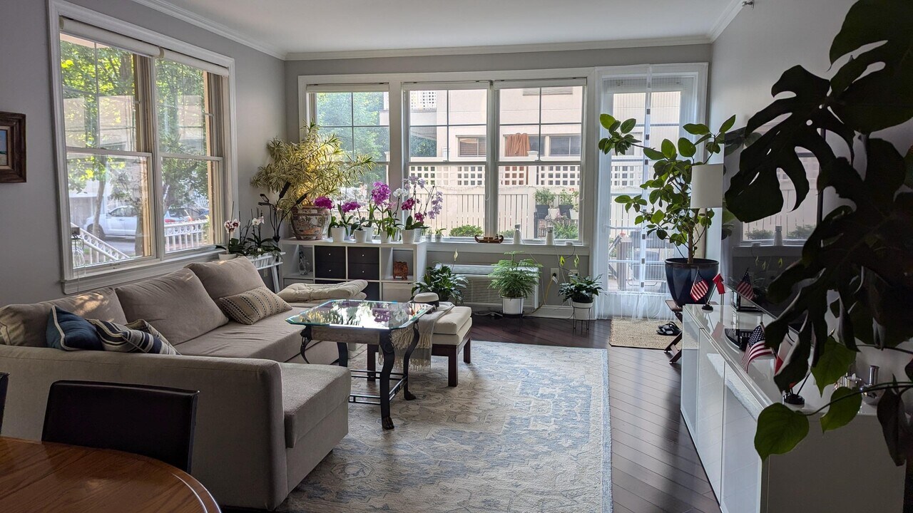 30 Constitution Way in Jersey City, NJ - Building Photo