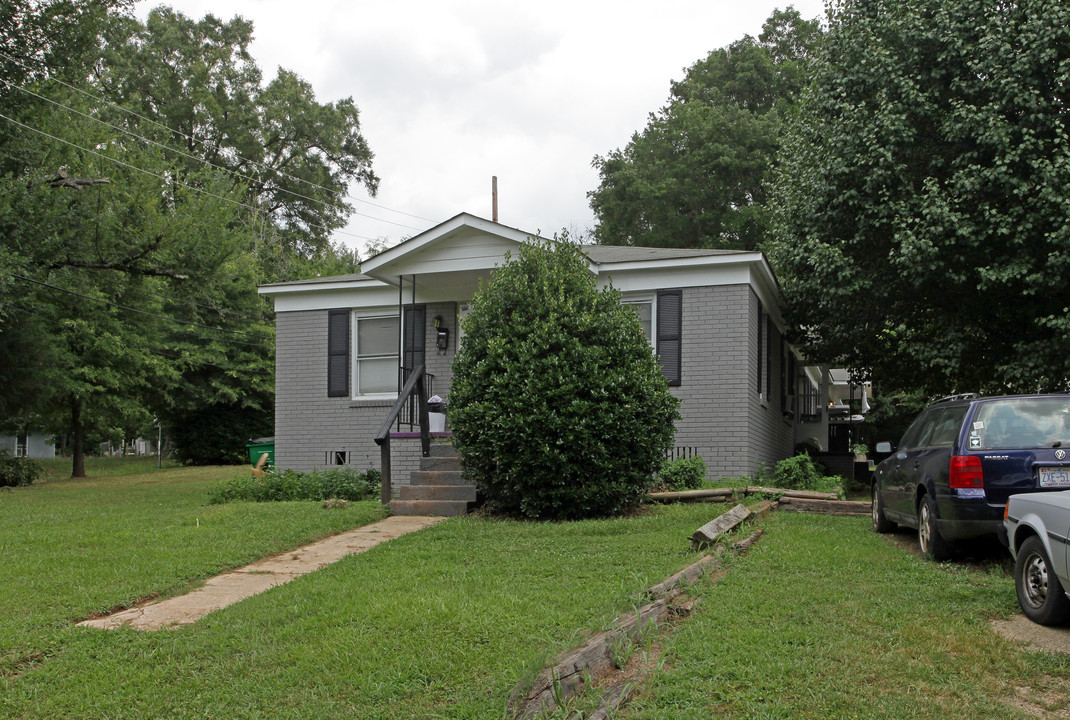 3009-3013 Sandlewood Rd in Charlotte, NC - Building Photo