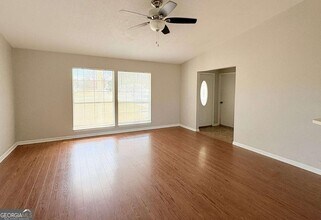 1108 Sussex St in St. Marys, GA - Foto de edificio - Building Photo