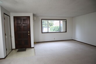 602 NE 106th Ave in Vancouver, WA - Foto de edificio - Building Photo