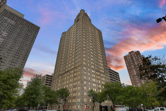 5000 S East End Ave in Chicago, IL - Foto de edificio - Building Photo