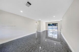 6460 Perry St in Hollywood, FL - Building Photo - Building Photo