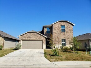 909 Armadillo Dr in Seguin, TX - Building Photo - Building Photo