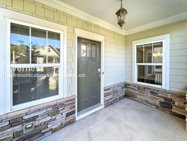 1763 Stone Hedge Dr in Atlanta, GA - Building Photo - Building Photo