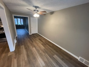 2207 Delmar Dr in Folcroft, PA - Foto de edificio - Building Photo