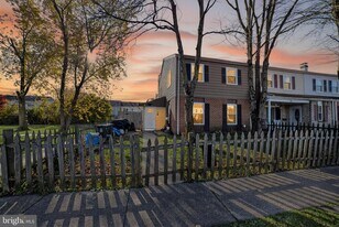 19 Congress Ct in Quakertown, PA - Building Photo