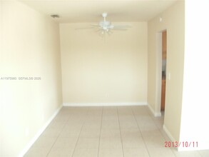 2127 Van Buren St in Hollywood, FL - Building Photo - Building Photo