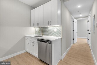 1144 Frankford Ave in Philadelphia, PA - Building Photo - Building Photo