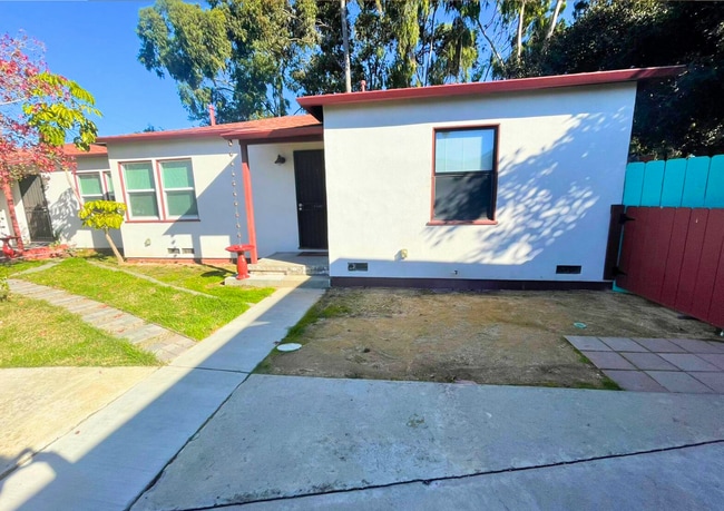 property at 1903-5 Carmelina Dr.