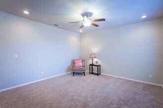 302 Sherrill Ln in Roswell, NM - Building Photo - Building Photo