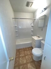 5107 Bennett Rd in Toledo, OH - Building Photo - Building Photo