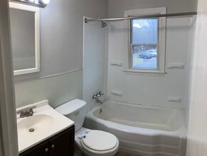 211 Shoshone St, Unit Upper in Buffalo, NY - Foto de edificio - Building Photo