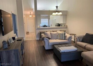 416 Valerie Way in Naples, FL - Building Photo - Building Photo