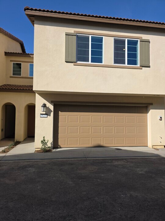 19219 Beech Grv St in Riverside, CA - Building Photo