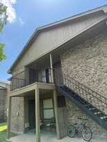 863 Hammond Manor Dr, Unit 863 Hammond Manor Drive Apt D in Baton Rouge, LA - Building Photo
