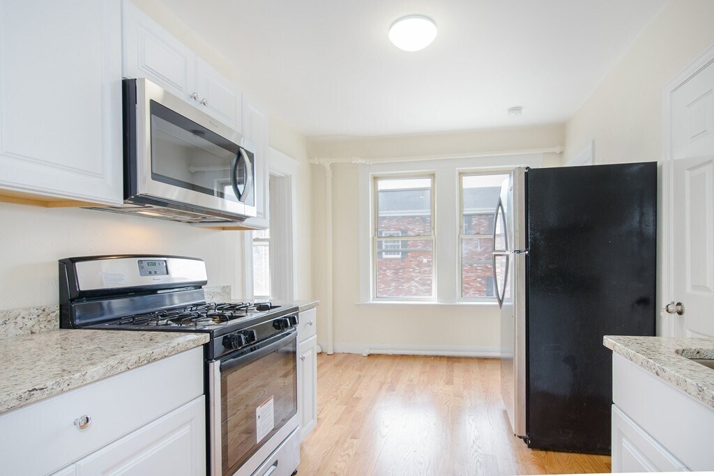 17 Yuill Cir in Boston, MA - Building Photo