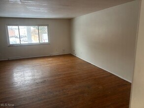 1670 Dominion Dr in Akron, OH - Building Photo - Building Photo