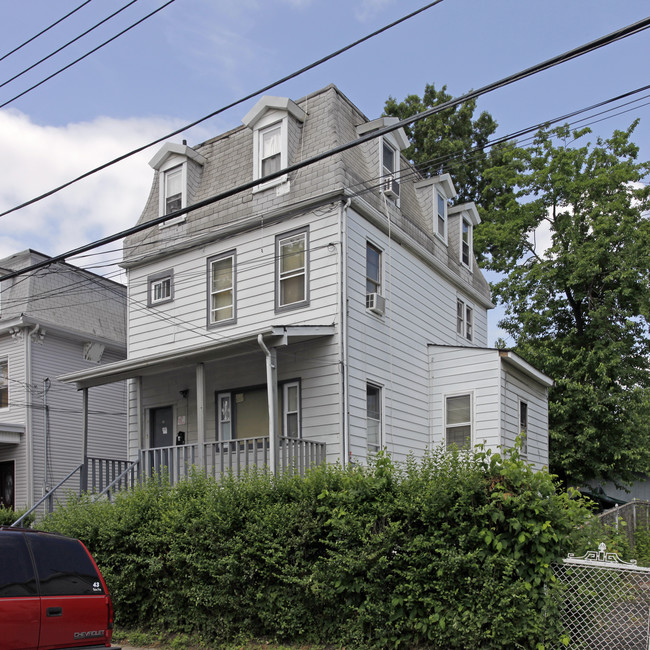 18 Maple Ave in Staten Island, NY - Building Photo - Building Photo