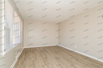 6834 Eisele St in Berkeley, MO - Building Photo - Building Photo