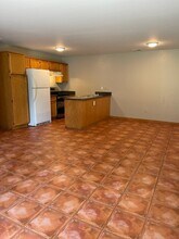 24002 Wedgewood Cir in Warren, MI - Building Photo - Building Photo
