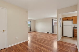 9424 Kirkwood Rd, Unit 2 in Philadelphia, PA - Building Photo - Building Photo