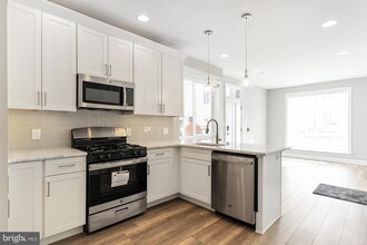 1419 POPLAR St-Unit -1 in Philadelphia, PA - Building Photo - Building Photo