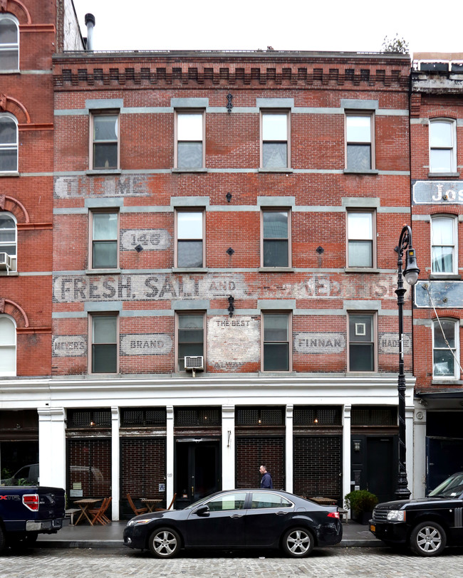 146-148 Beekman St in New York, NY - Foto de edificio - Building Photo