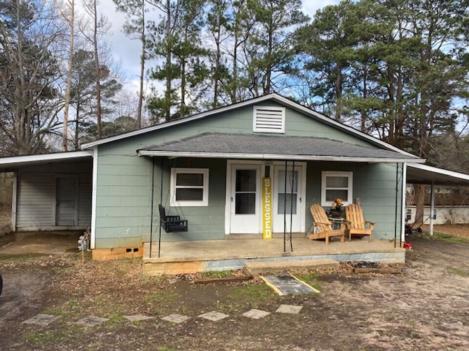 1005 Blanchard Dr in Tupelo, MS - Building Photo