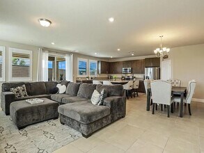 2742 Carnation Way in Lodi, CA - Building Photo - Building Photo